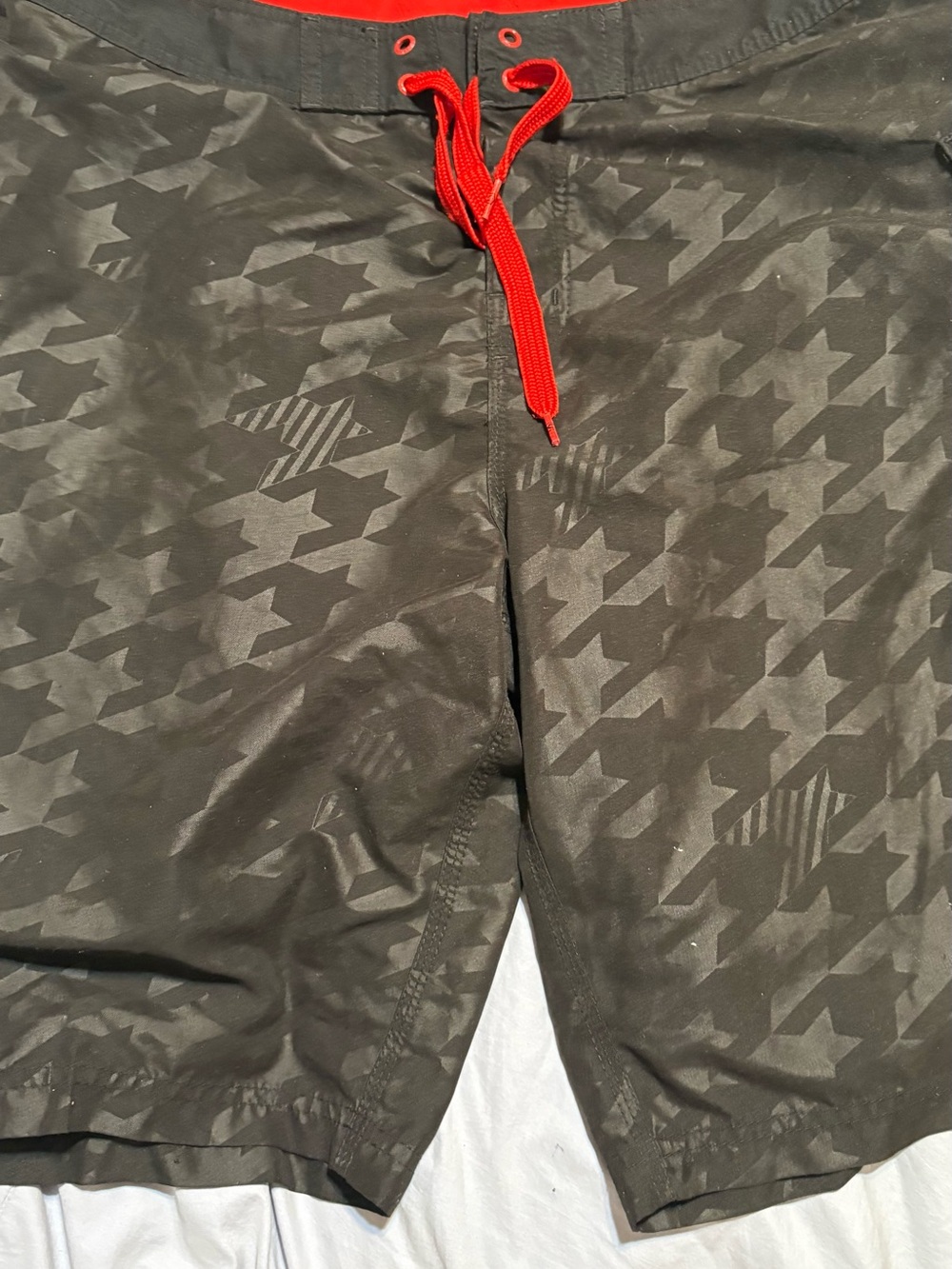 Men's Black Houndstooth-Texture Joggers with Red Drawcord